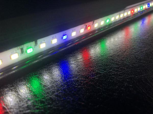 INVITAL LED WRGB osvetlenie 11,4 W 50cm